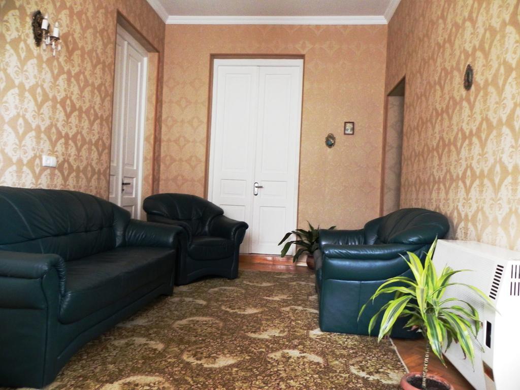 Tinikos Guest House เทลาวี ภายนอก รูปภาพ
