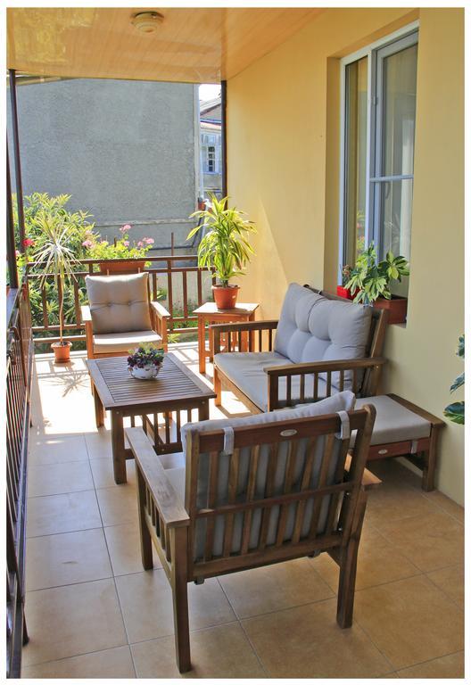 Tinikos Guest House เทลาวี ภายนอก รูปภาพ