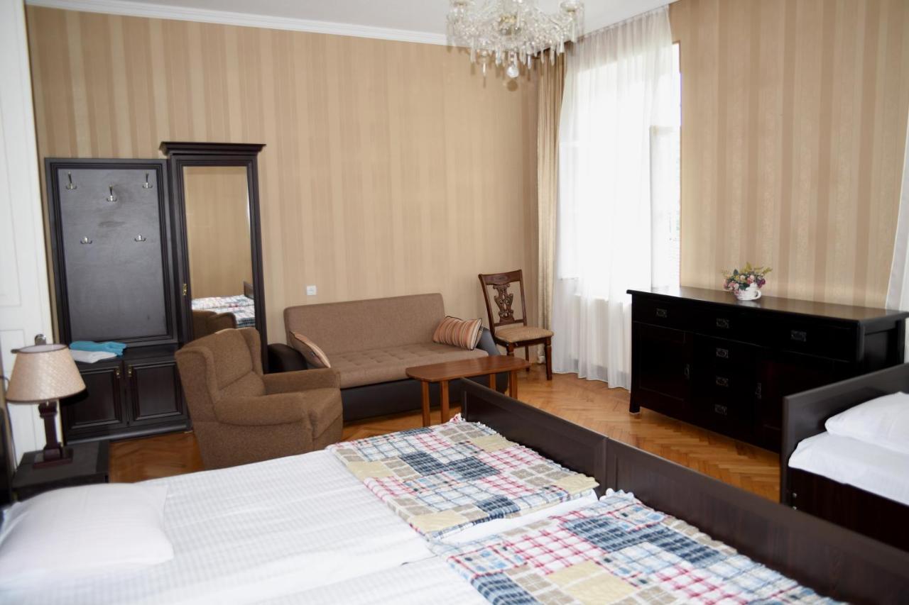 Tinikos Guest House เทลาวี ภายนอก รูปภาพ