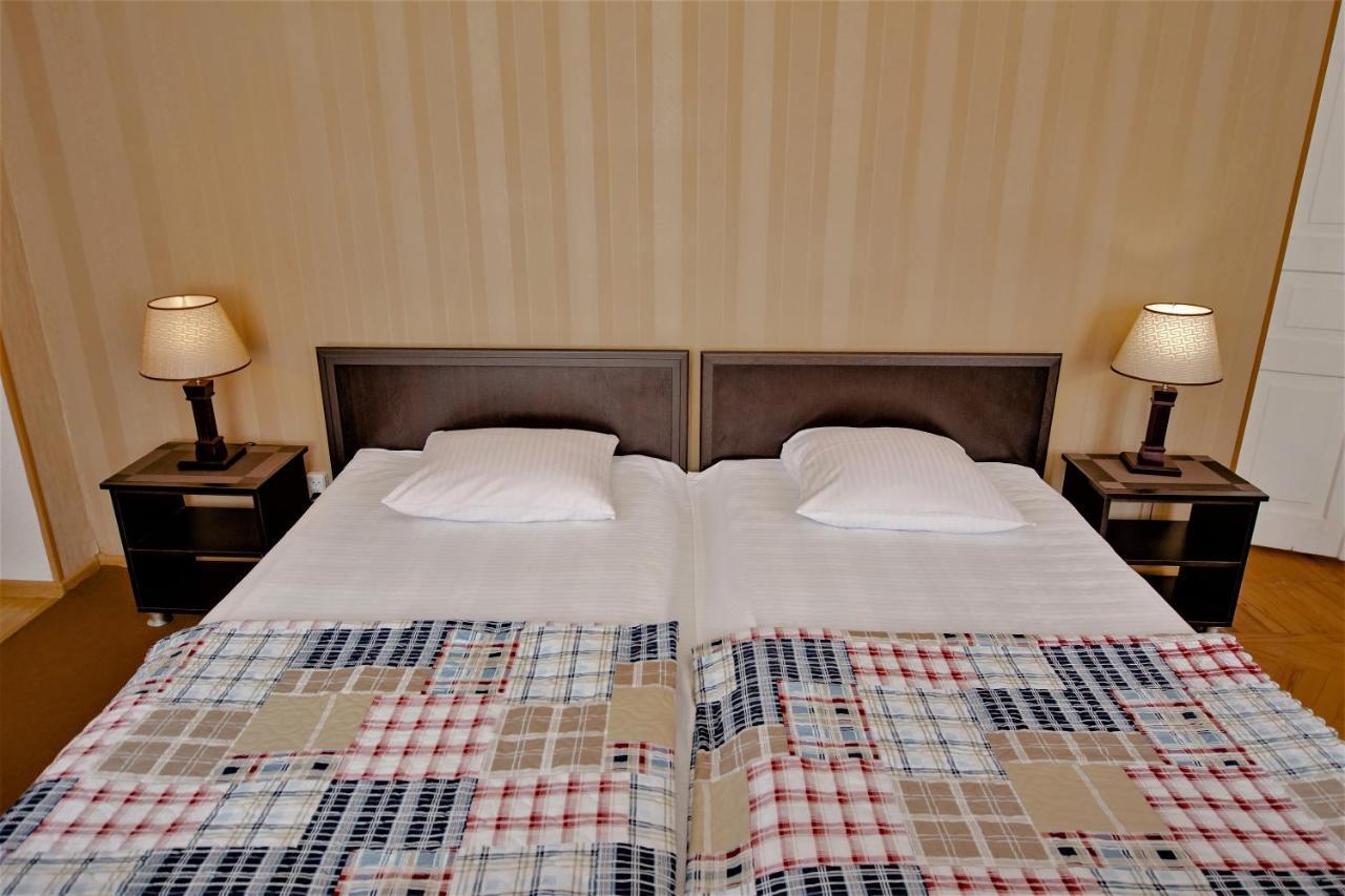 Tinikos Guest House เทลาวี ภายนอก รูปภาพ