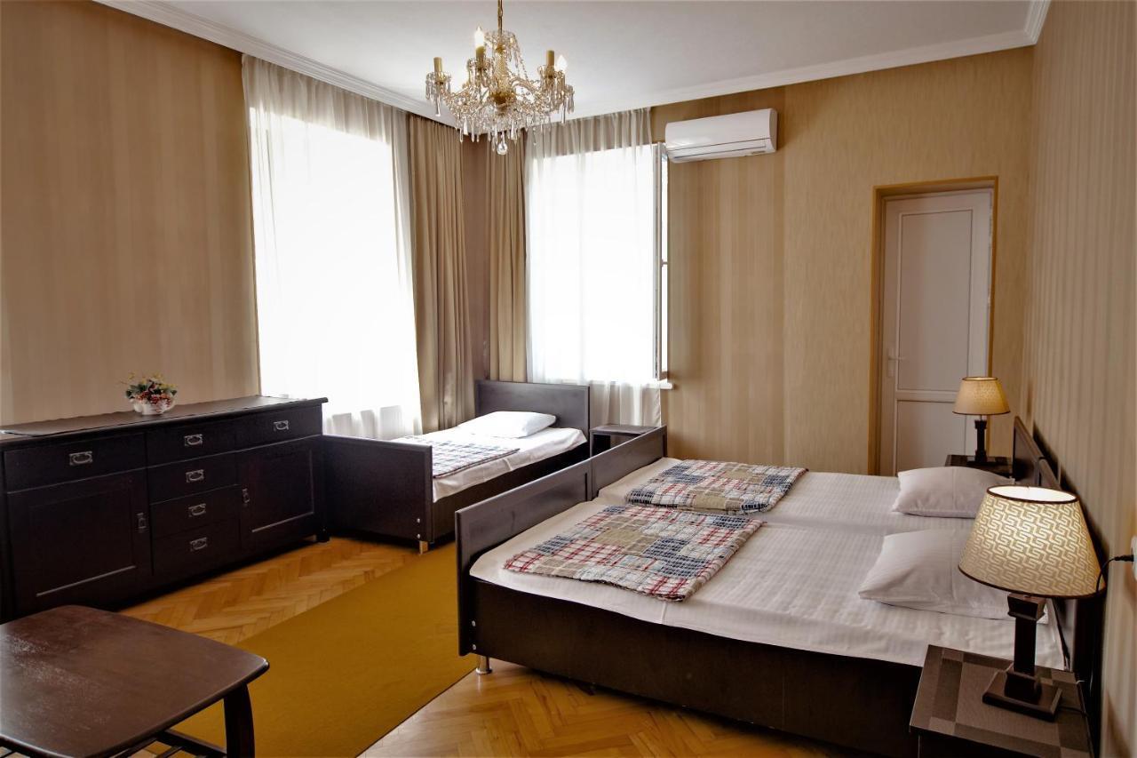 Tinikos Guest House เทลาวี ภายนอก รูปภาพ
